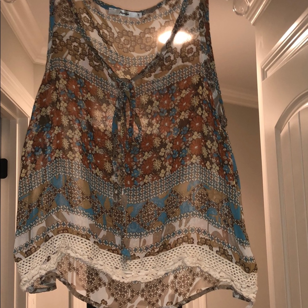 tie in the front shirt